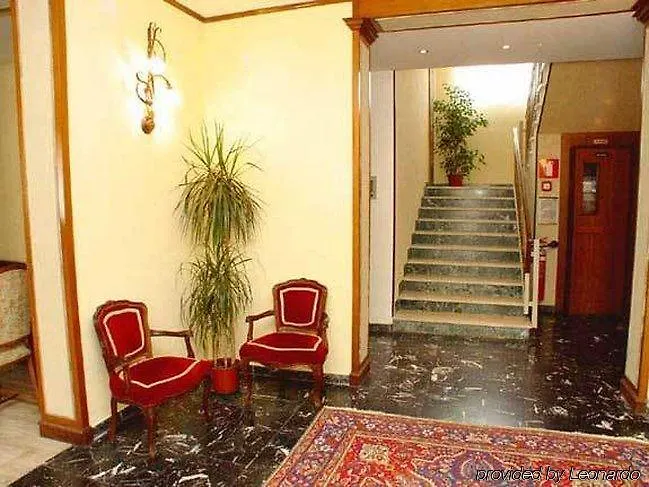 Touring فندق غرادو