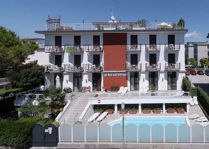 Touring فندق غرادو