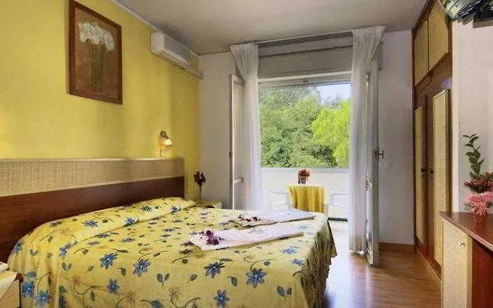 Touring 4* Градо